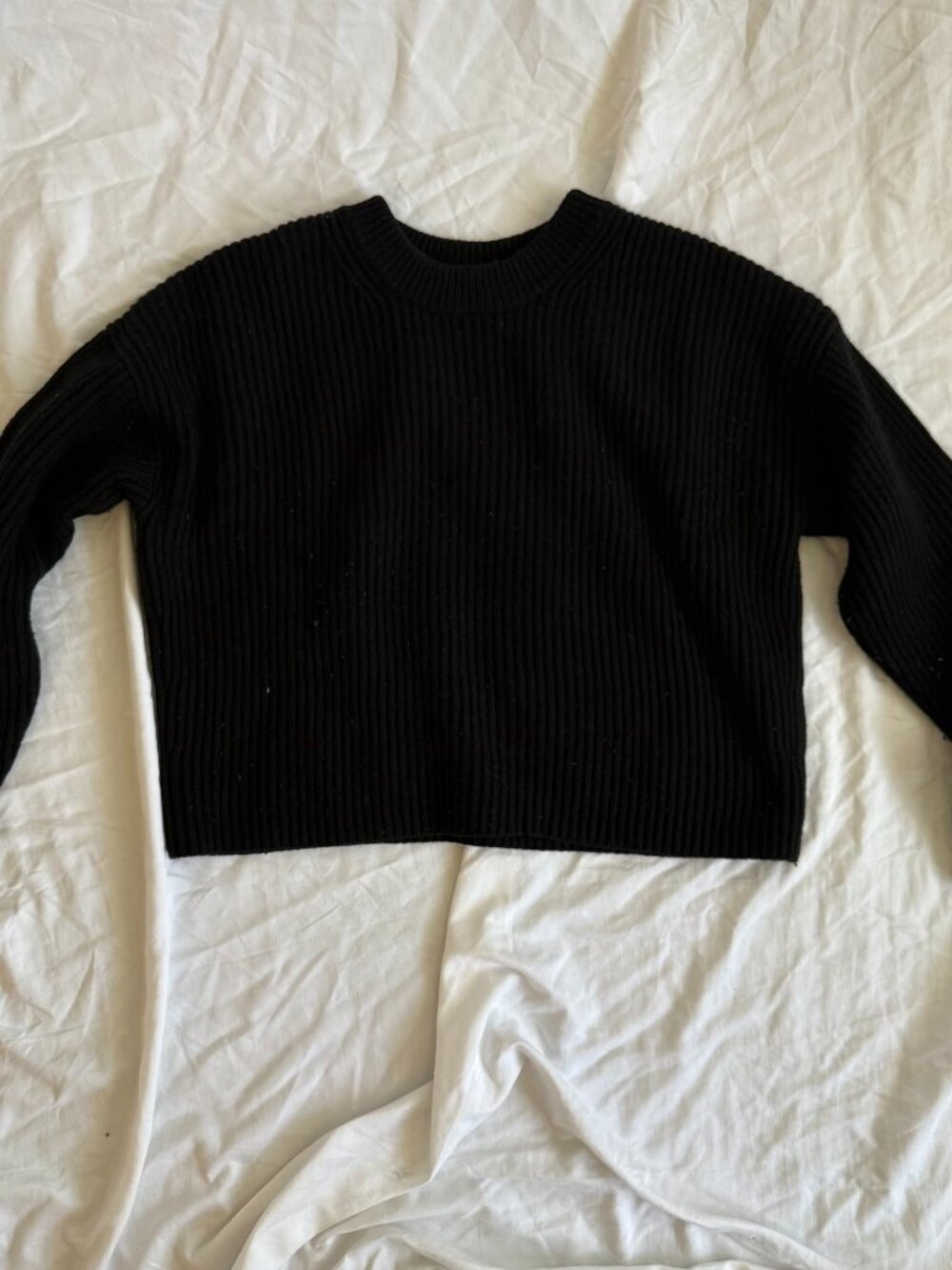 Uniqlo Black Cropped Thick Sweater